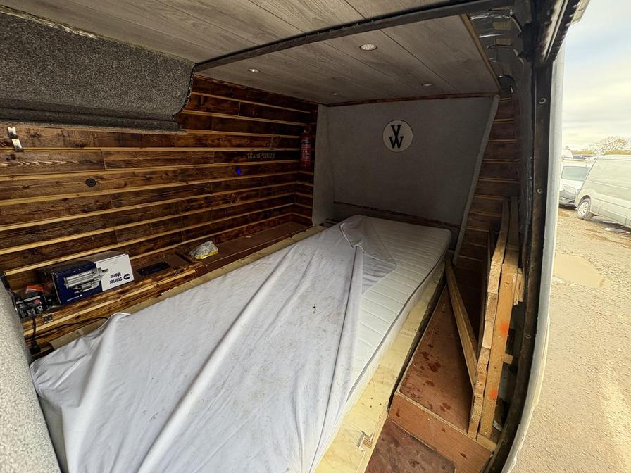 2001 Volkswagen Transporter – Model: Transporter TDI LWB – Y247PNV