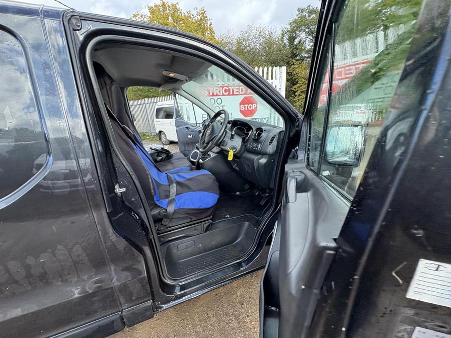 2016 Vauxhall Vivaro – Model: Vivaro  2700 Sportive CDTI – DY16OYC