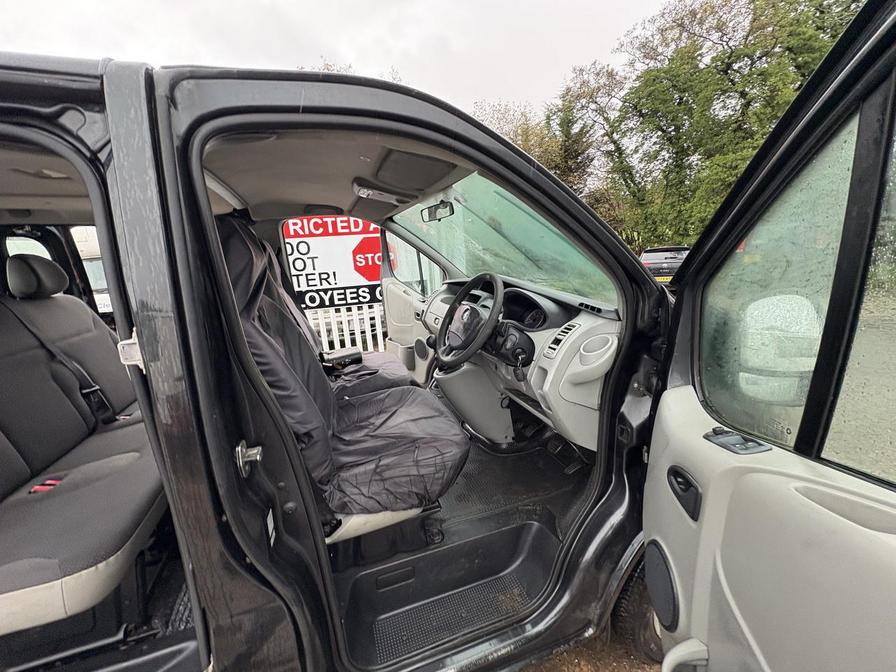 2013 Vauxhall Vivaro Combi – Model: Vivaro  2900 Combi CDTI SWB – DF13ZXE