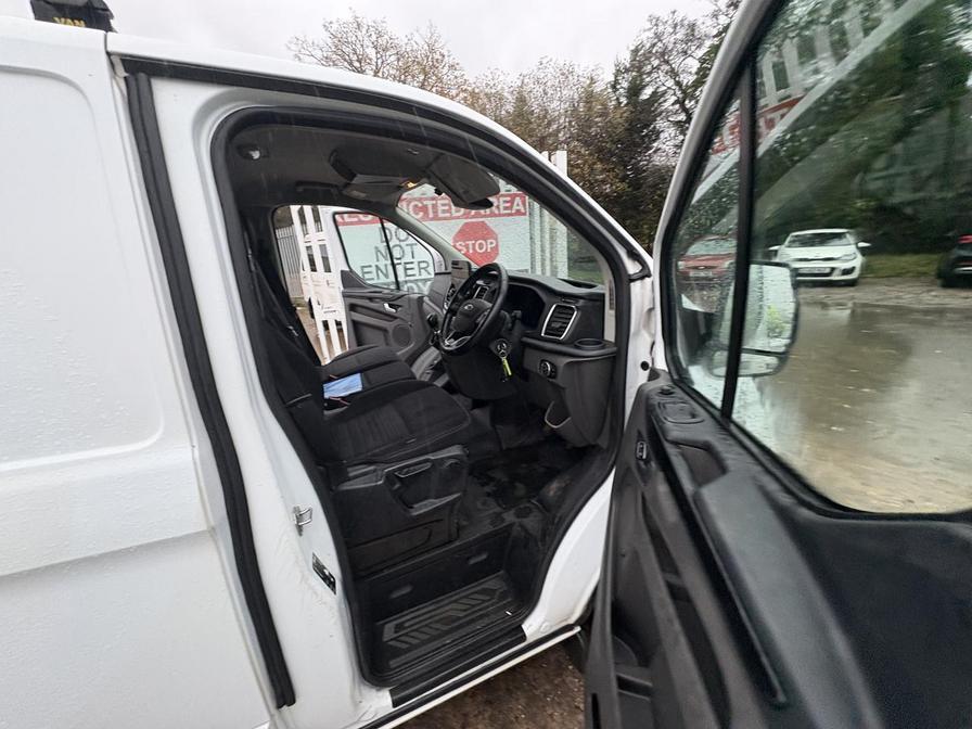 2022 Ford Transit Custom – Model: Transit Custom 300 Limited EcoBlue – YE22UPV