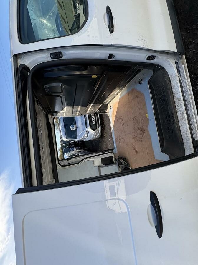 2021 Vauxhall Vivaro – Model: Vivaro 2700 Edition S/S – YC71HKW