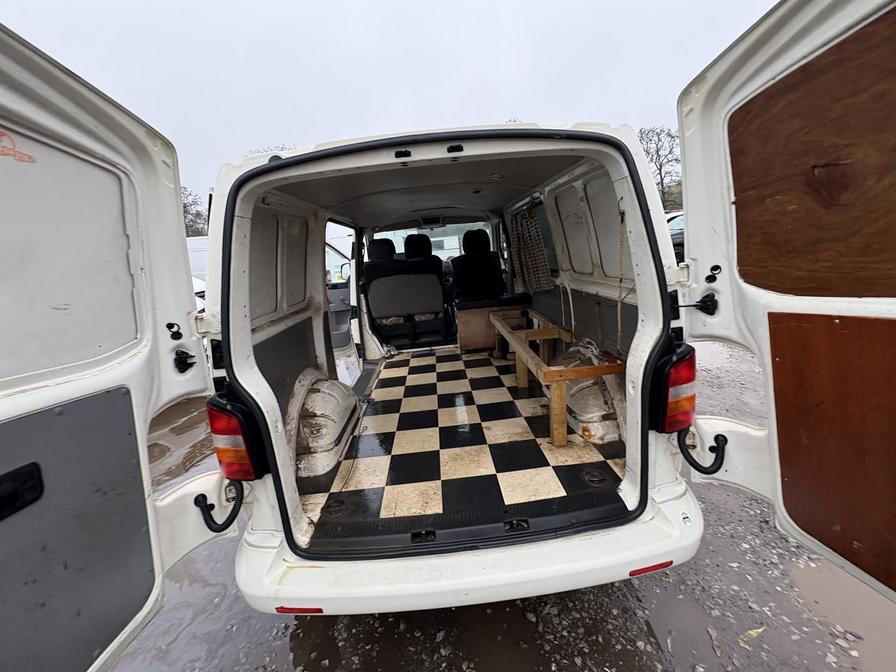 2007 Volkswagen Transporter – Model: Transporter T28 84 TDI SWB – BK57HCL