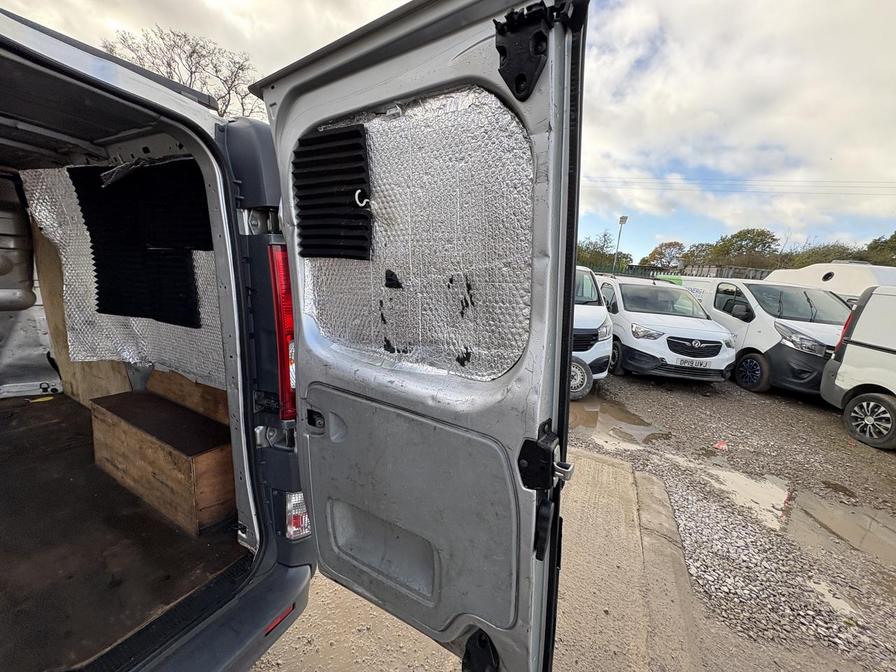 2011 Vauxhall Vivaro – Model: Vivaro 2700 CDTi 113 SWB – FG61YSY