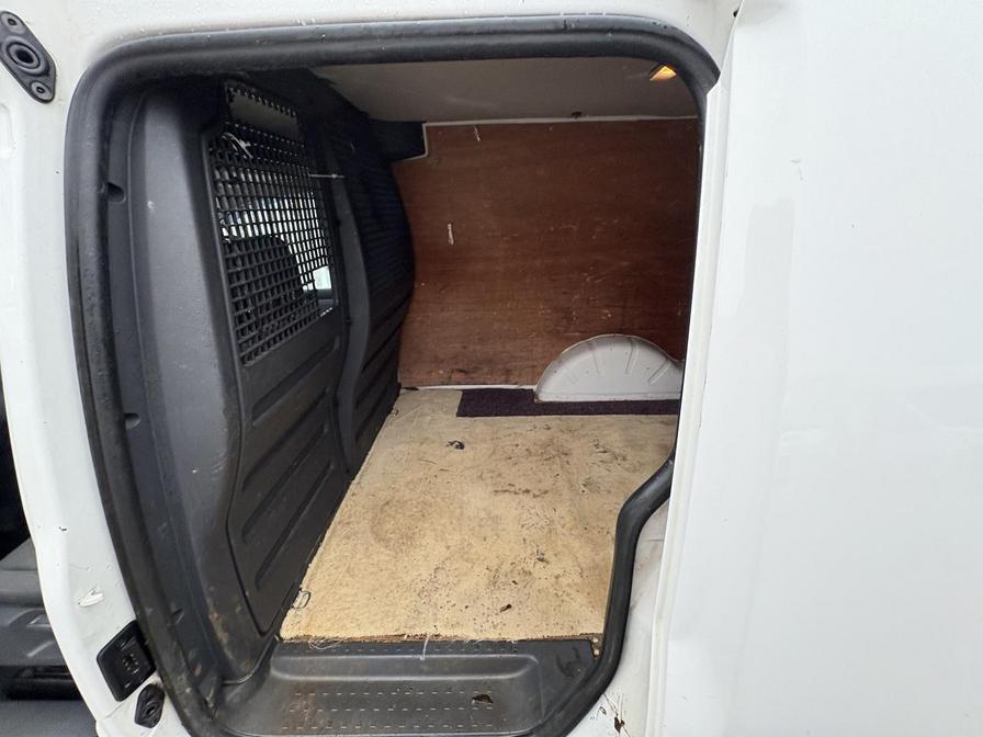 2012 Volkswagen Caddy – Model: Caddy C20 TDI 102 – GK62NCJ