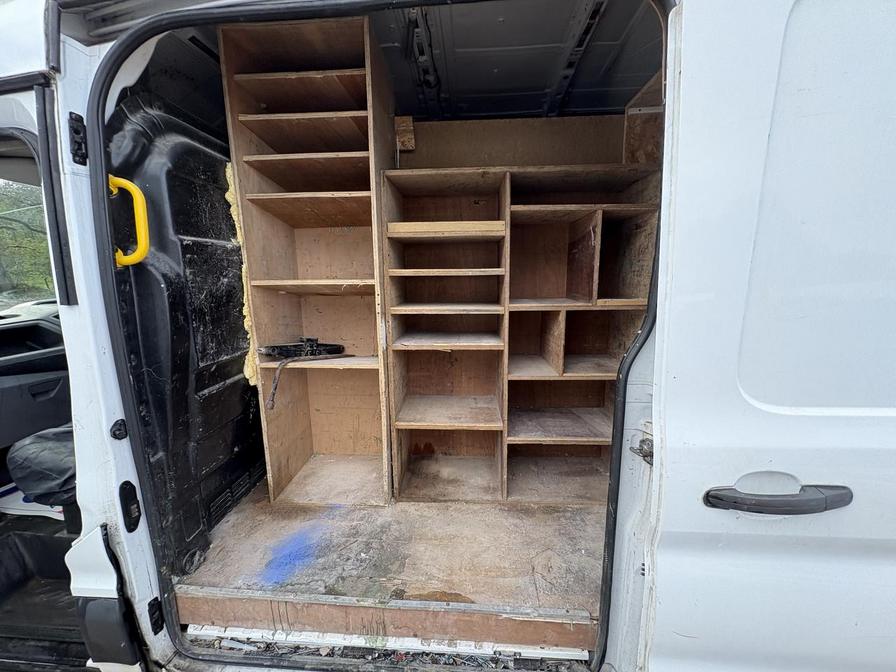 2017 Ford Transit – Model: Transit 350 – YN17VVB