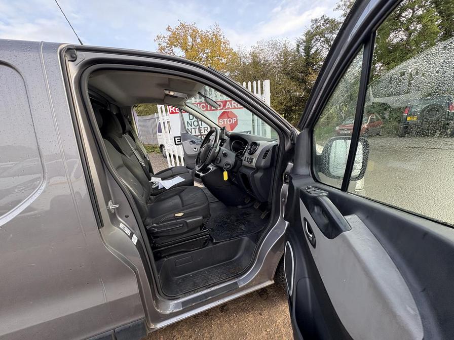 2018 Renault Trafic – Model: Trafic SL27 Sport Nav dCi – AK68COU