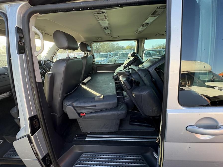 2013 Volkswagen Caravelle – Model: Caravelle Executive BlueMotion Technology TDI Auto – LN63XLC