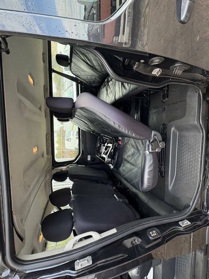 2016 Vauxhall Vivaro Combi – Model: Vivaro 2900 Combi CDTi Bi-T S/S – DU66LFW