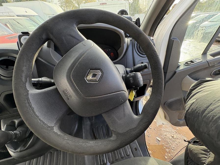 2012 Renault Master – Model: Master LL35 DCI 125 – PX12ONK