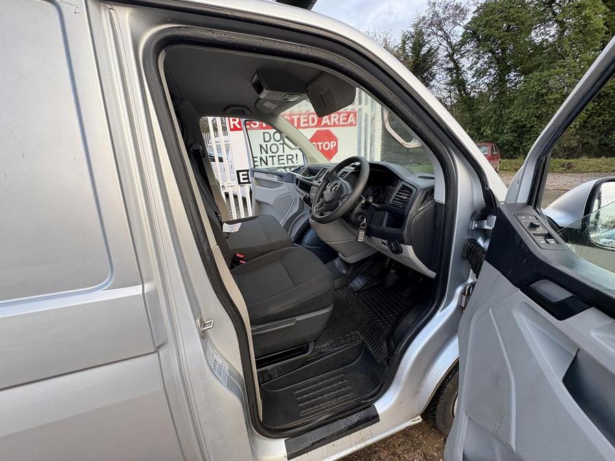 2016 Volkswagen Transporter – Model: Transporter T30 Trendline TDI BlueMotion Technology – GX66PVD