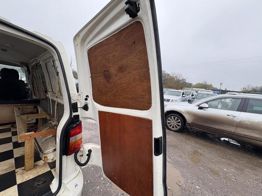 2007 Volkswagen Transporter – Model: Transporter T28 84 TDI SWB – BK57HCL