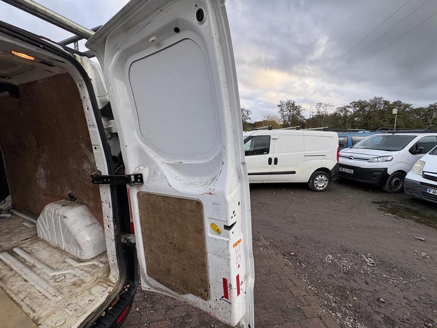 2018 Ford Transit Custom – Model: Transit Custom 300 Base – FP18CFK