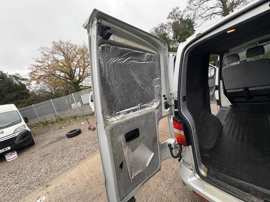 2006 Volkswagen Transporter – Model: Transporter T28 102 TDI SWB – FX56ZDH