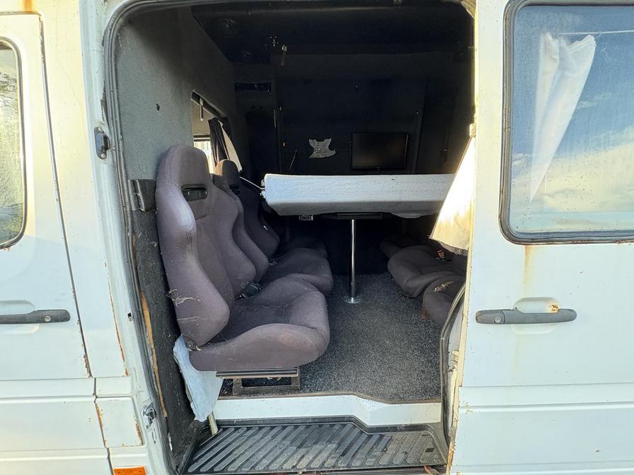 2001 Mercedes-Benz Sprinter – Model: Sprinter 311 CDI LWB – Y526URP