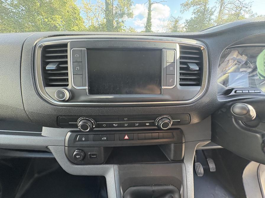 2020 Vauxhall Vivaro – Model: Vivaro 2900 Sportive S/S – YM69JWJ