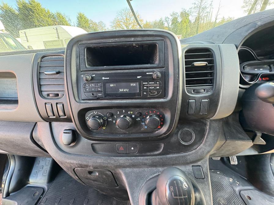 2015 Renault Trafic – Model: Trafic LL29 Business+ dCi – LC65WOV