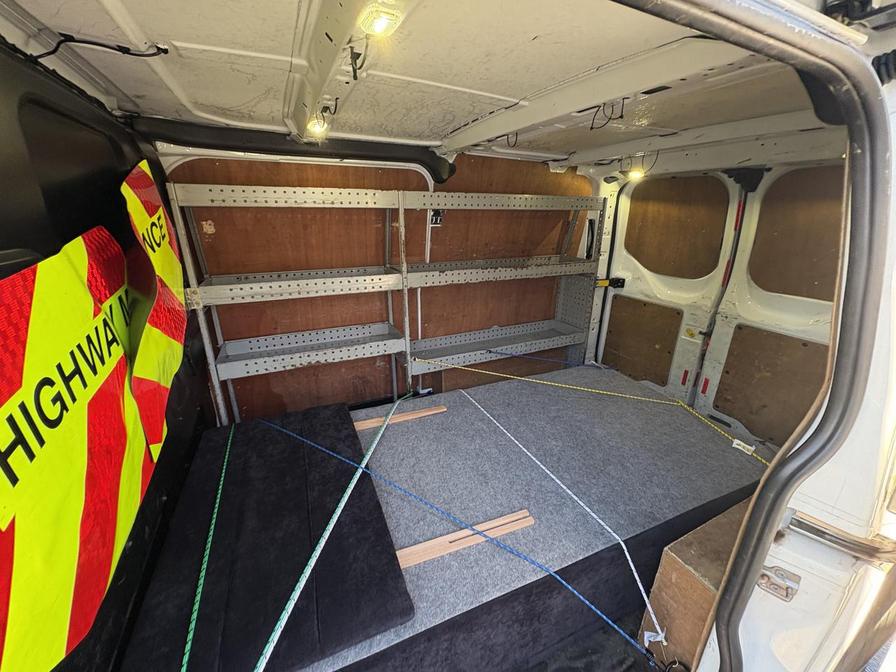 2017 Ford Transit Custom – Model: Transit Custom 270 Limited – HG17NTD