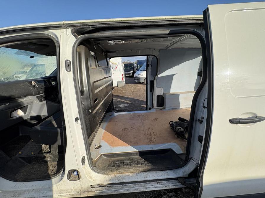 2021 Vauxhall Vivaro – Model: Vivaro 2700 Edition S/S – YC71HKW