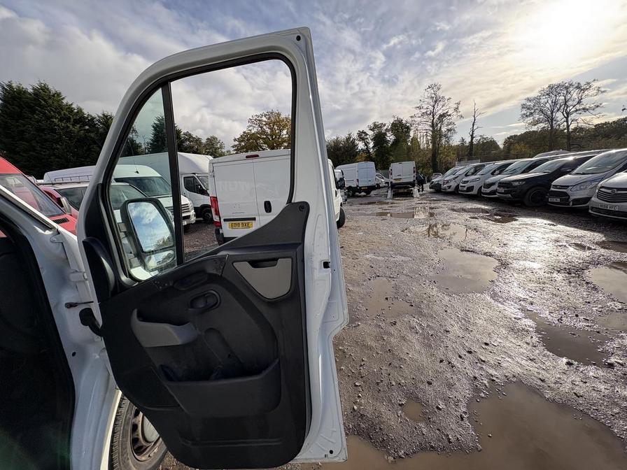 2012 Renault Master – Model: Master LL35 DCI 125 – PX12ONK