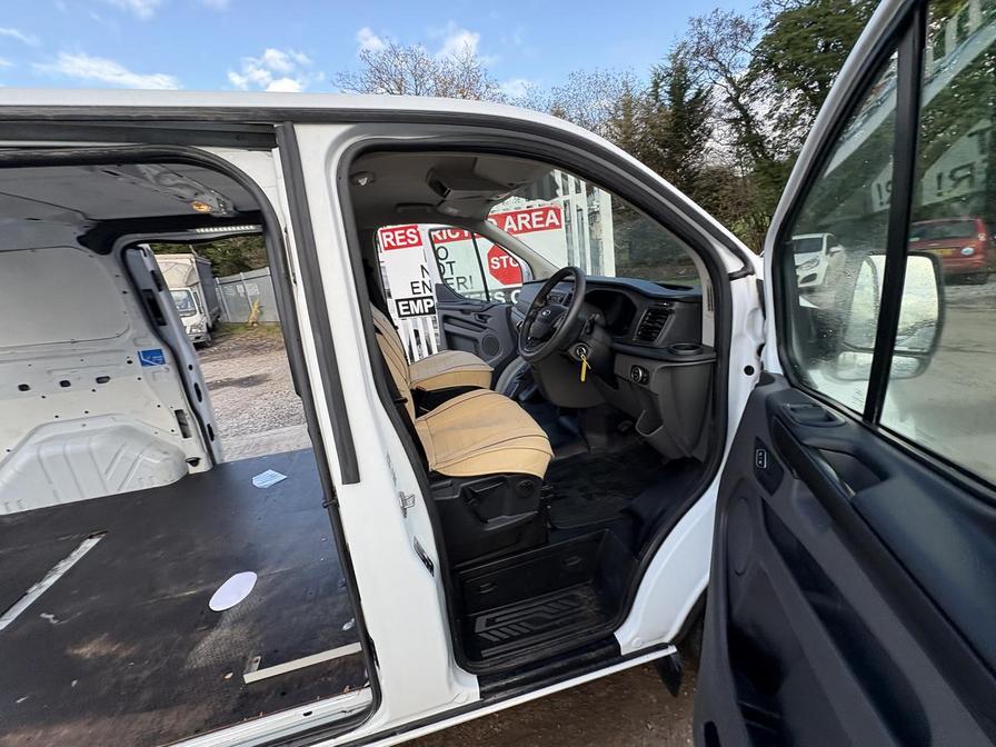 2018 Ford Transit Custom – Model: Transit Custom 320 Base – LD18VRJ