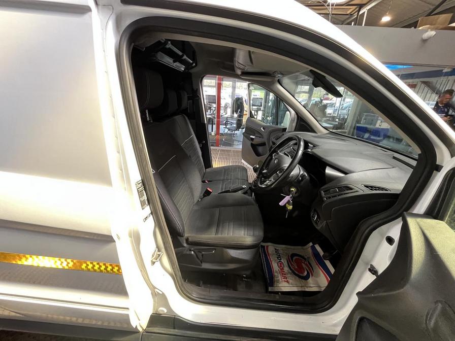 2017 Ford Transit Connect – Model: Transit Connect 200 Limited – BN67YWW/MRK306L