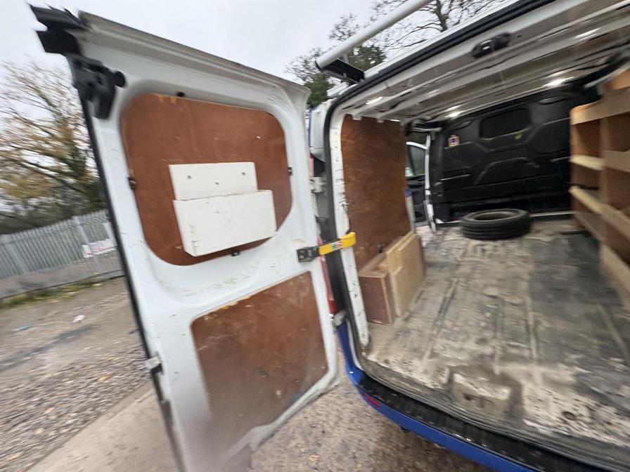 2022 Ford Transit Custom – Model: Transit Custom 300 Limited EcoBlue – YH22MYO