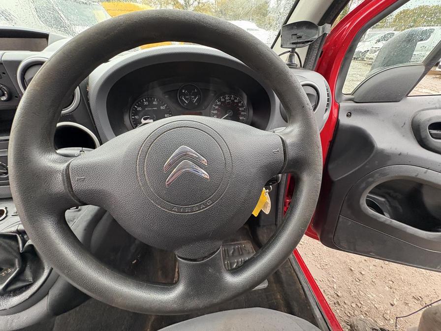 2015 Citroen Berlingo – Model: Berlingo 625 XTR+ HDi – EY65LDJ