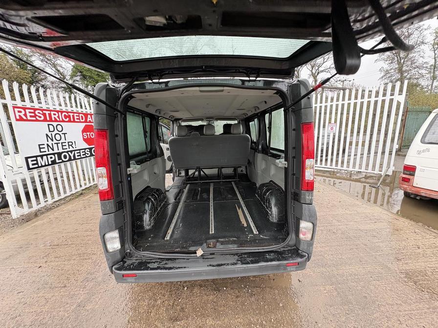 2013 Vauxhall Vivaro Combi – Model: Vivaro  2900 Combi CDTI SWB – DF13ZXE