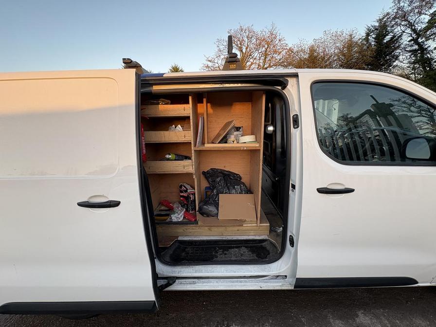 2022 Vauxhall Vivaro – Model: Vivaro F3100 Dynamic S/S – KN22KTU