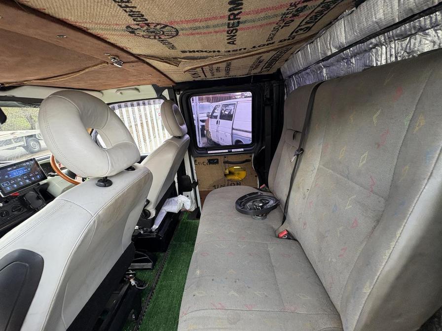 2001 Volkswagen Transporter – Model: Transporter TDI LWB – Y247PNV