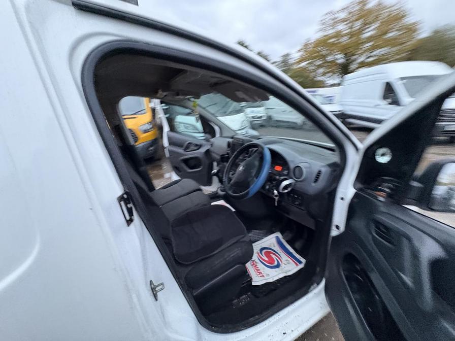 2017 Peugeot Partner – Model: Partner Professional L1 Blue HDi – NV17LRZ