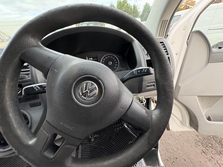 2012 Volkswagen Transporter – Model: Transporter T28 84 TDI SWB – RK62XJC