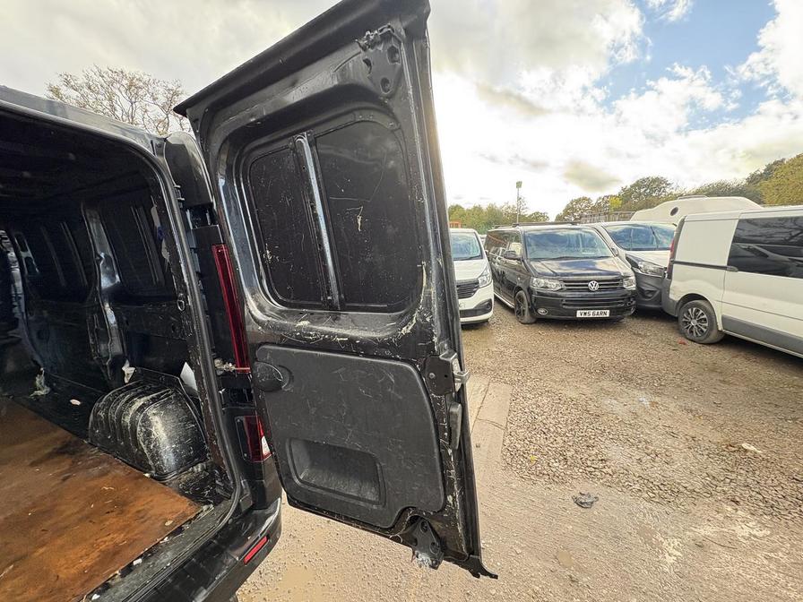 2016 Vauxhall Vivaro – Model: Vivaro  2700 Sportive CDTI – DY16OYC