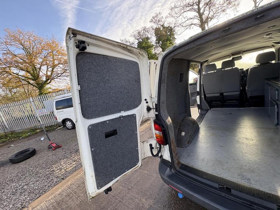 2007 Volkswagen Transporter – Model: Transporter T28 102 TDI SWB – YY07GPU