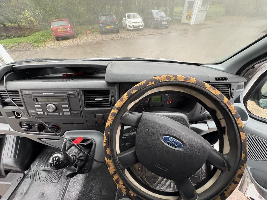 2009 Ford Transit – Model: Transit 115 T300 MWB FWD – FJ09GWP