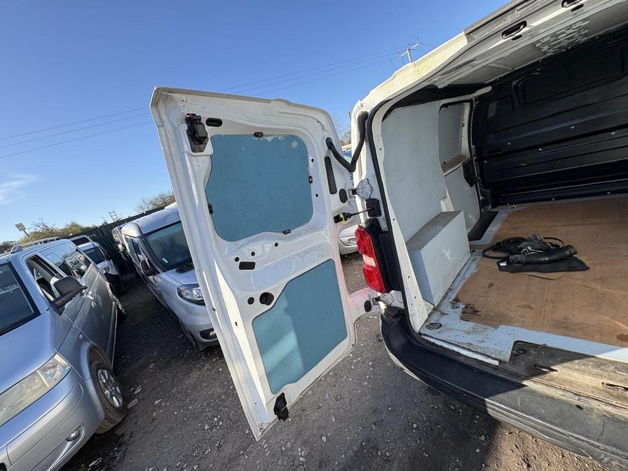 2021 Vauxhall Vivaro – Model: Vivaro 2700 Edition S/S – YC71HKW