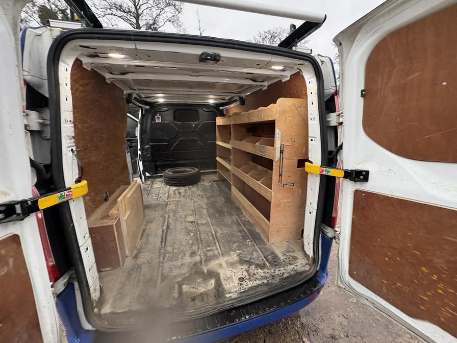 2022 Ford Transit Custom – Model: Transit Custom 300 Limited EcoBlue – YH22MYO