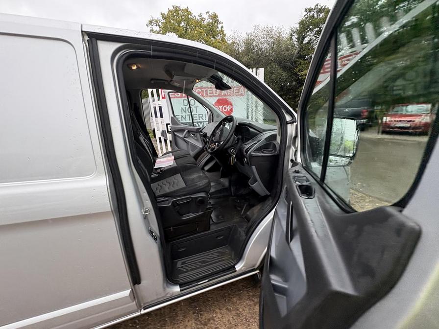 2017 Ford Transit Custom – Model: Transit Custom 290 Limited – WT17ACF