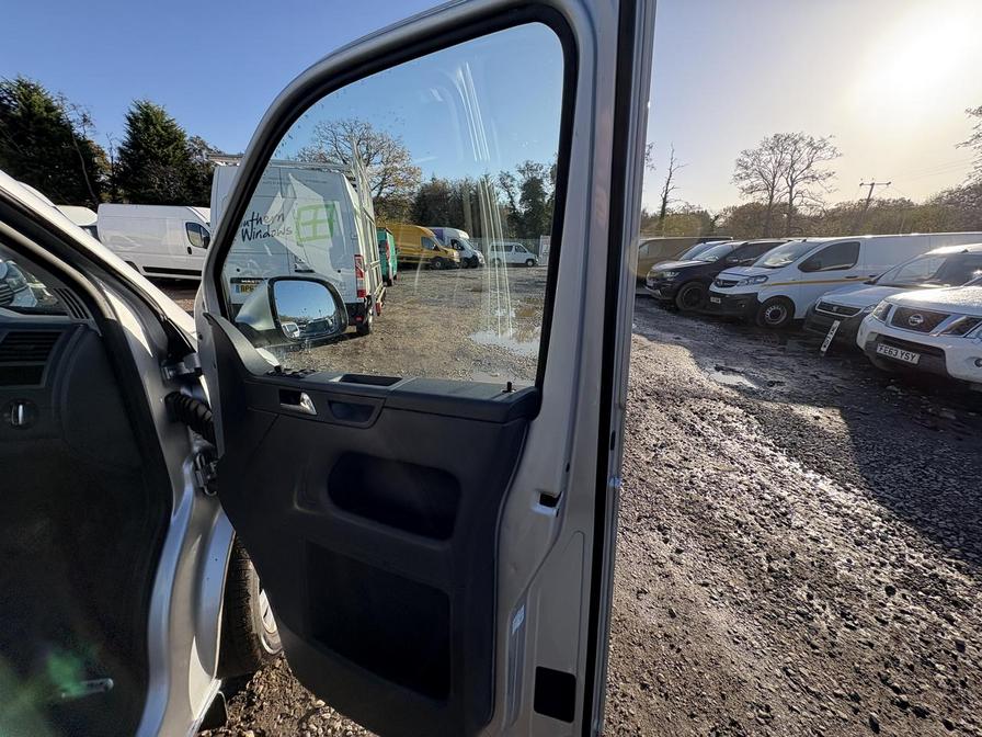 2013 Volkswagen Caravelle – Model: Caravelle Executive BlueMotion Technology TDI Auto – LN63XLC