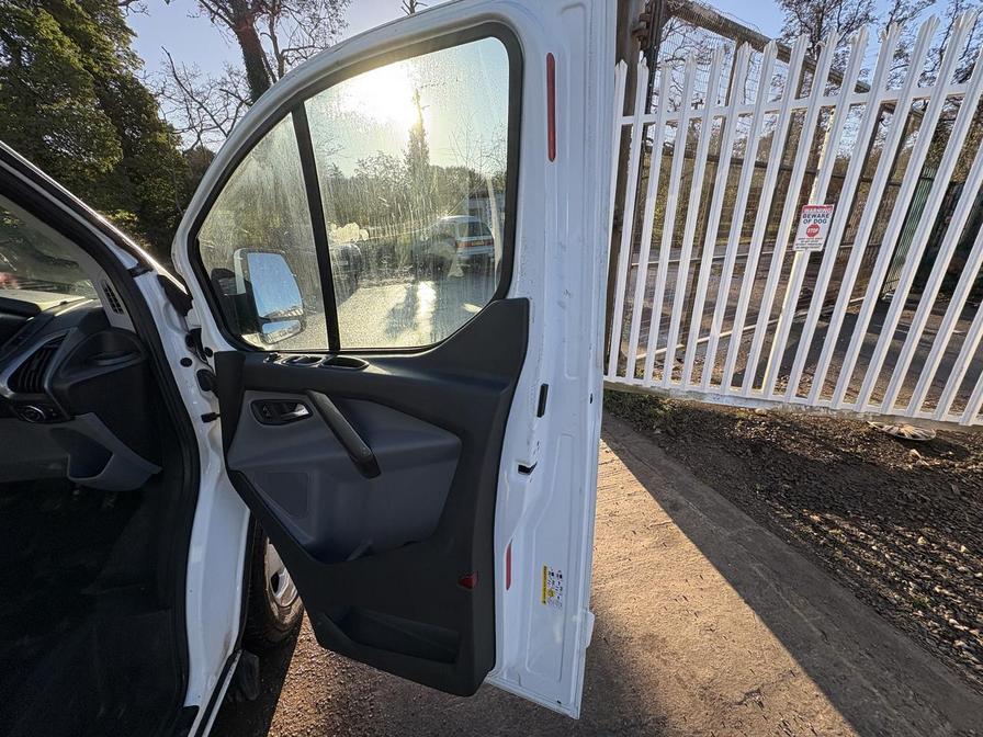 2017 Ford Transit Custom – Model: Transit Custom 270 Limited – HG17NTD