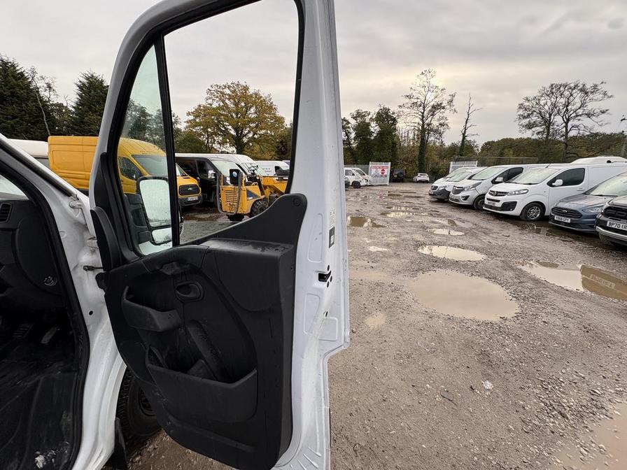 2023 Nissan Interstar – Model: Interstar Tekna DCI – DX23CNC