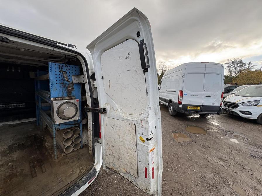 2016 Ford Transit Custom – Model: Transit Custom 270 Limited E-Tech – EO16MFV