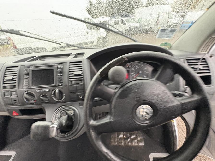 2009 Volkswagen Transporter – Model: Transporter Shuttle SE130 LWB Auto – RX58GXJ