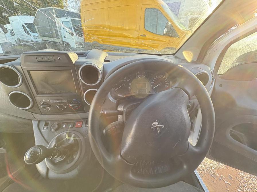 2017 Peugeot Partner – Model: Partner Professional L1 Blue HDi – WO17XML