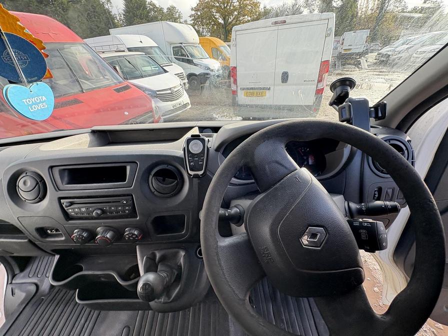 2012 Renault Master – Model: Master LL35 DCI 125 – PX12ONK