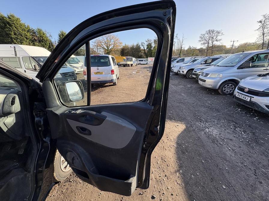 2015 Renault Trafic – Model: Trafic LL29 Business+ dCi – LC65WOV