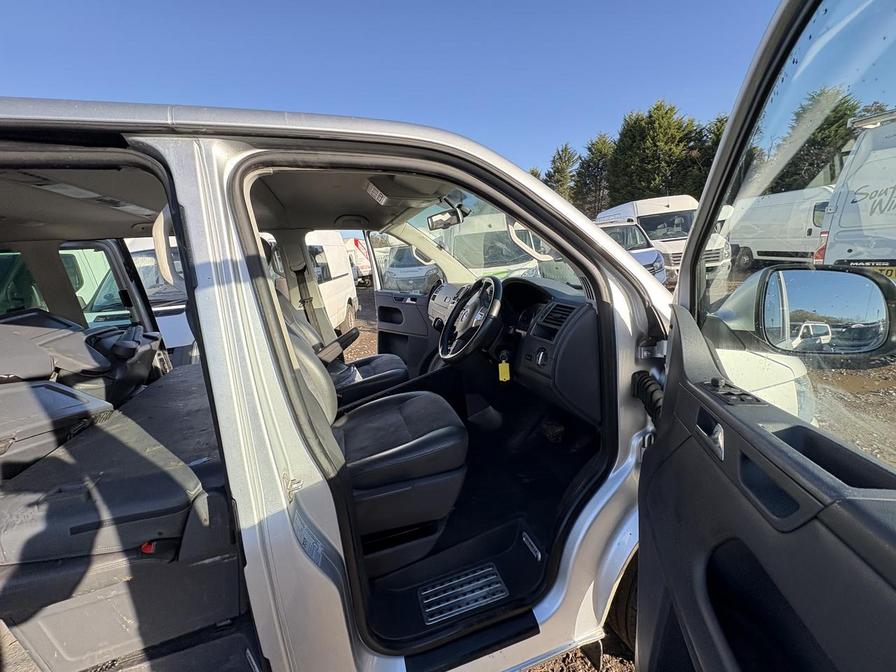 2013 Volkswagen Caravelle – Model: Caravelle Executive BlueMotion Technology TDI Auto – LN63XLC