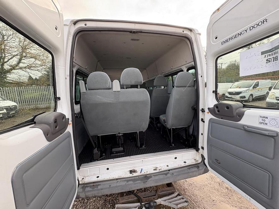 2007 Ford Transit – Model: Transit 100 17-Seat RWD – YT57YWN
