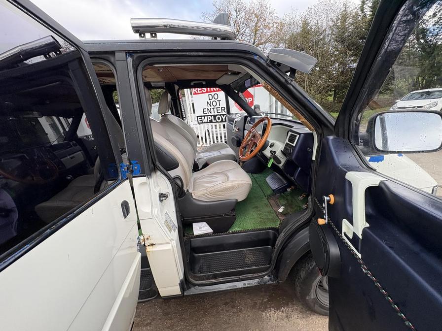 2001 Volkswagen Transporter – Model: Transporter TDI LWB – Y247PNV