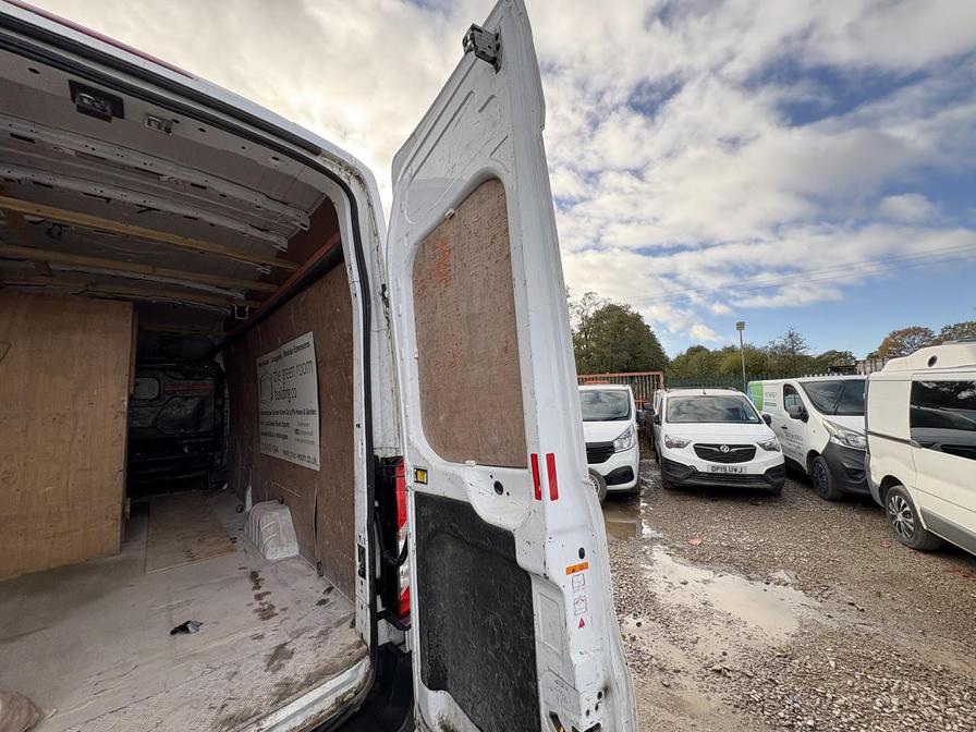 2017 Ford Transit – Model: Transit 350 – YN17VVB